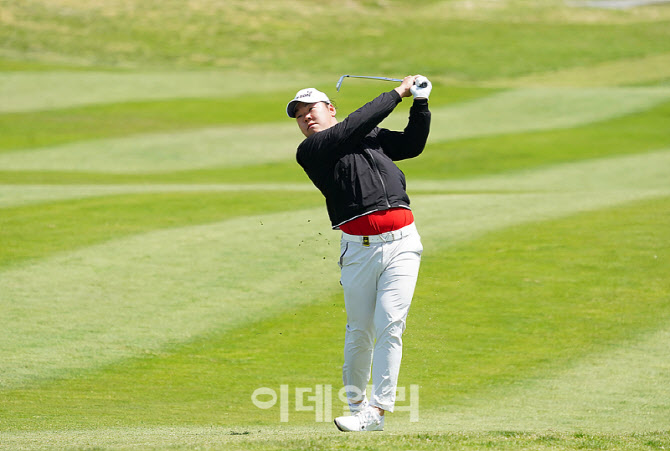 [포토] 이우현, 타수를 지켜내야 한다