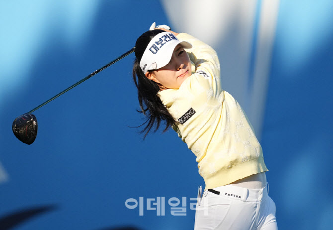 [포토]서어진,우승 향한 첫 티샷