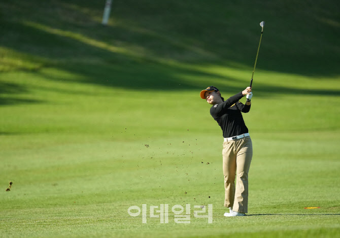 [포토]이지민,핀 앞에 붙어라