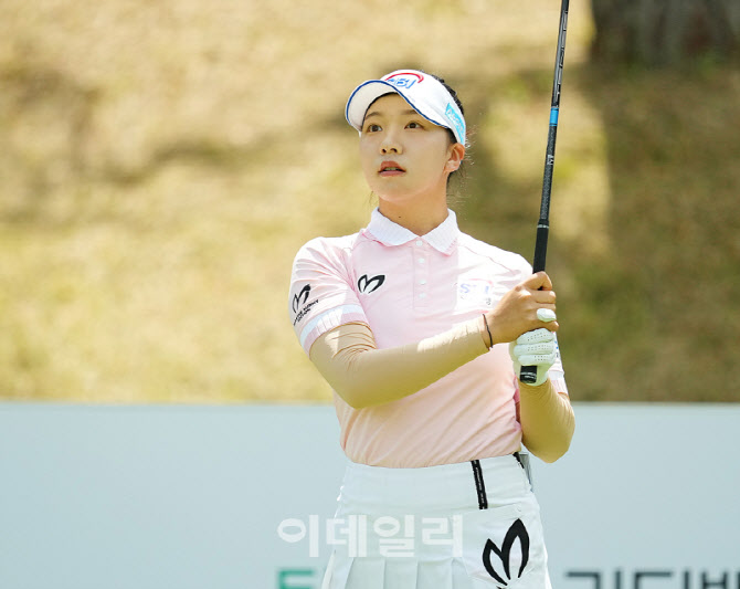 [포토]강민진,타구 방향 확인