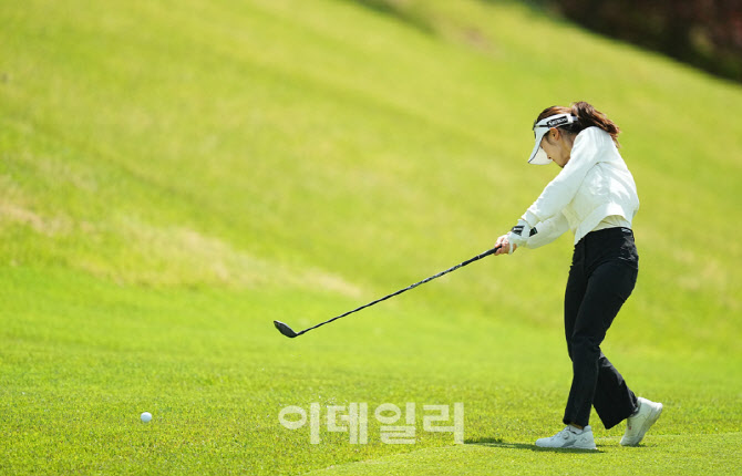 [포토]양효린,파워풀 우드샷