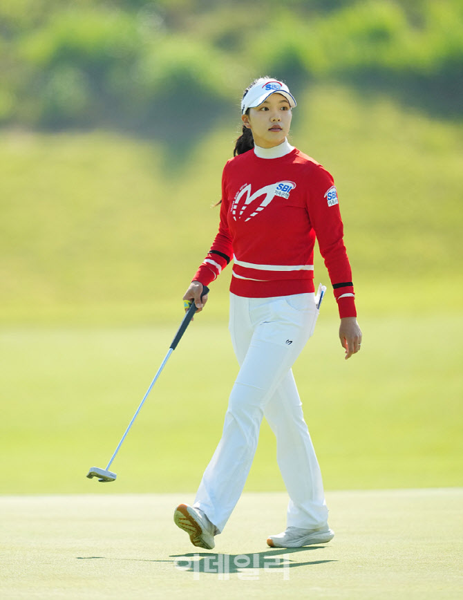 [포토]강민진,퍼트라인 확인해요