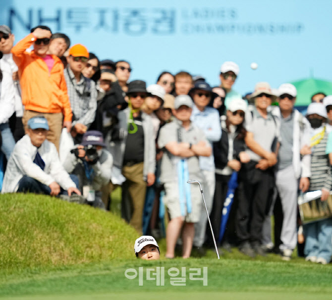 [포토]김지수,완벽한 벙커샷을 보여준다