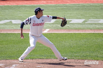 '안경에이스' 박세웅, 280일 만에 승리… 롯데, KIA 꺾고 연패 탈출