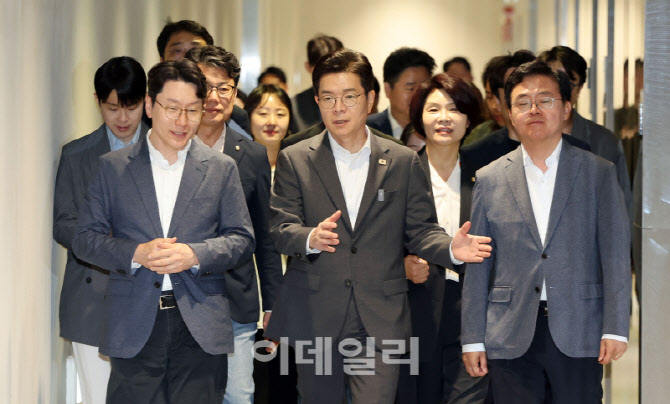 [포토]정원오 후보, ' LG사이언스파크 방문'