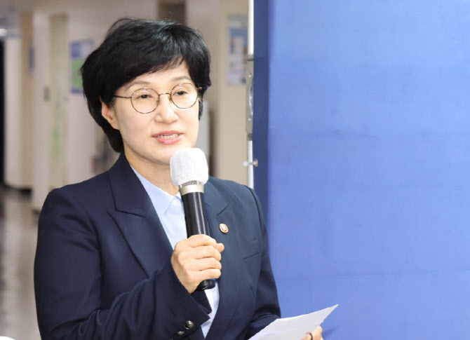 성평등부 장관, 광주 여고생 피살현장 찾아 “재발방지 최선 다해야”