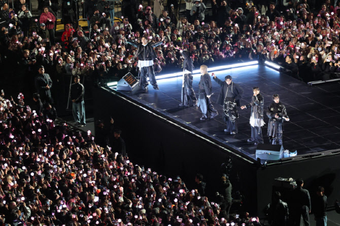 BTS 공연 이틀 전 "휘발유 투척" 예고… 50대 남성, 징역형 집유