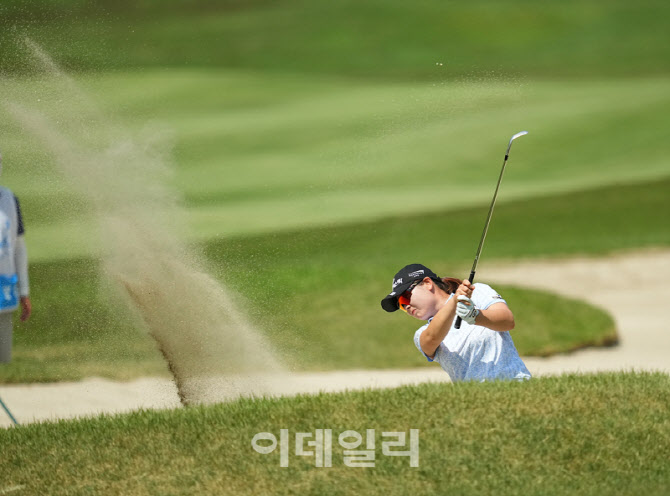 [포토]홍정민,모래만 폭발하는 상황