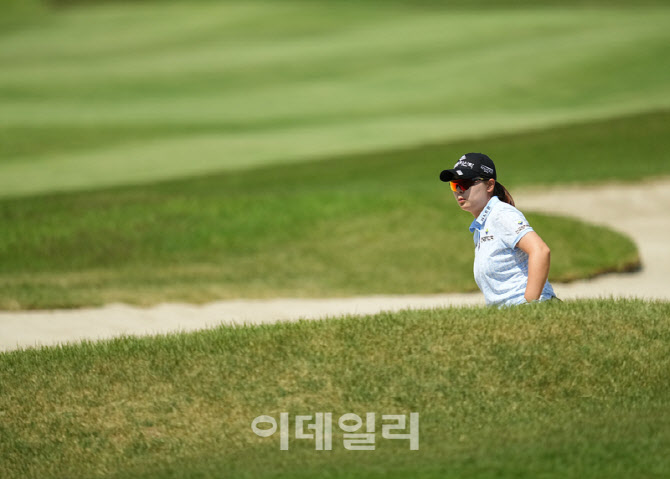 [포토]홍정민,트러블 벙커샷이다