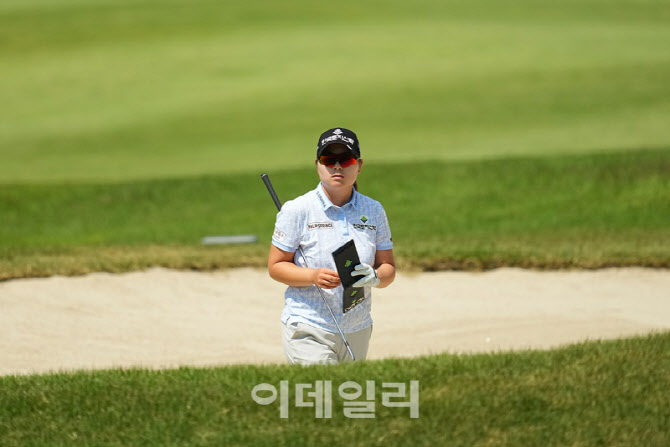 [포토]홍정민,다시 벙커샷을 준비한다