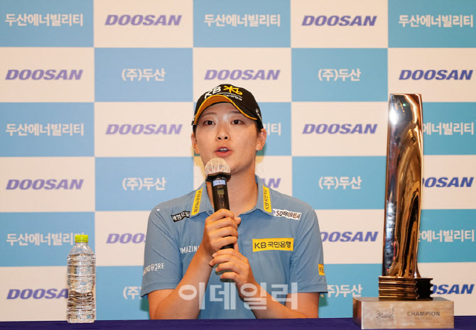[포토]방신실,올 시즌 다승왕이 목표에요