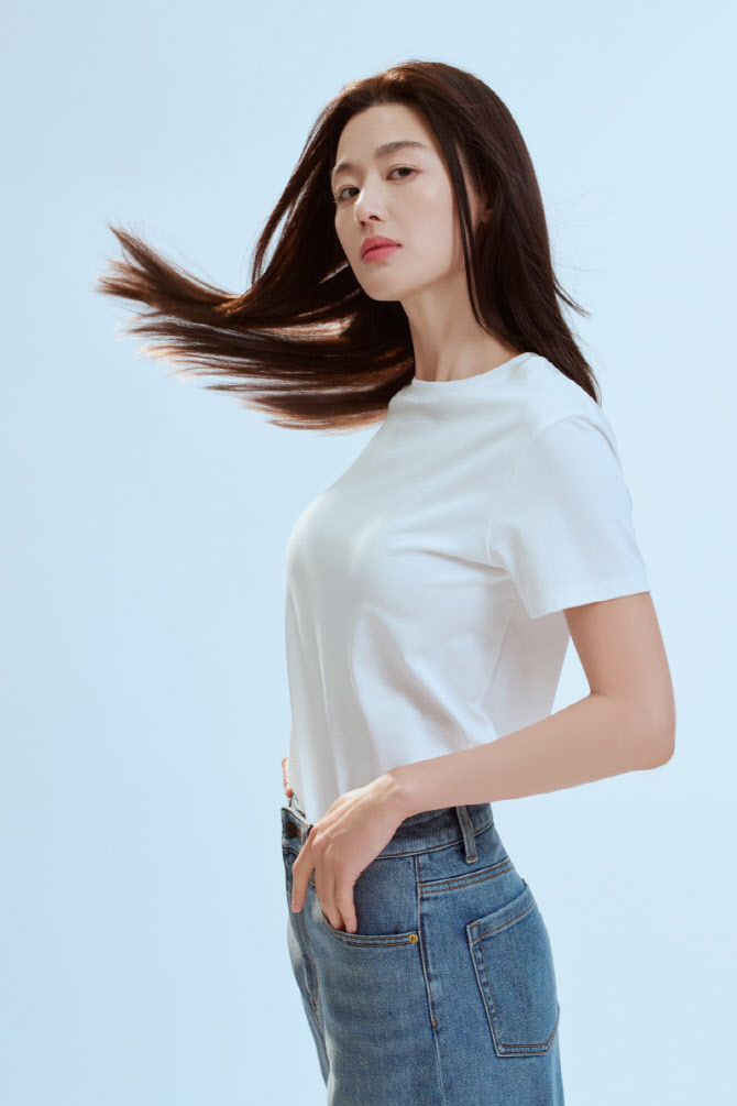 "이른 더위에 미리 산다"…신성통상 '탑텐', 냉감의류 매출 50%↑