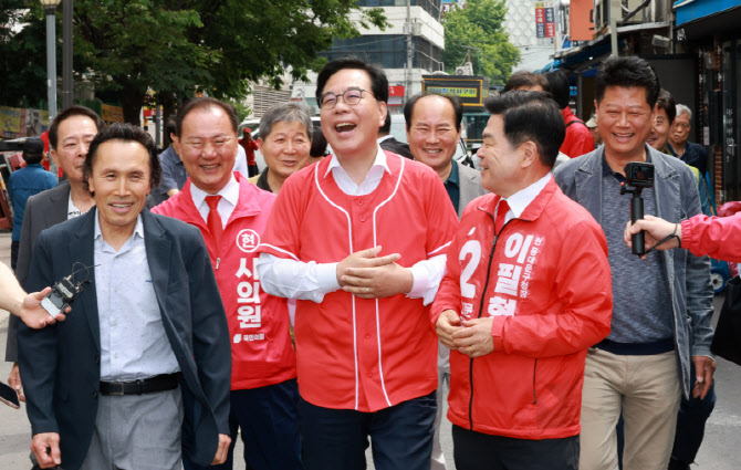 [포토]밝게 웃는 송언석 국민의힘 원내대표