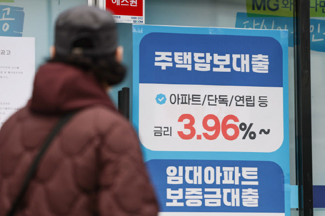 정부 규제 약발 다했나…가계 주택관련 대출 8.1조 늘며 증가폭 확대
