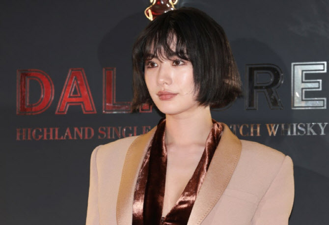 "나나 집 침입 강도, 반성 안 해"…징역 10년 구형