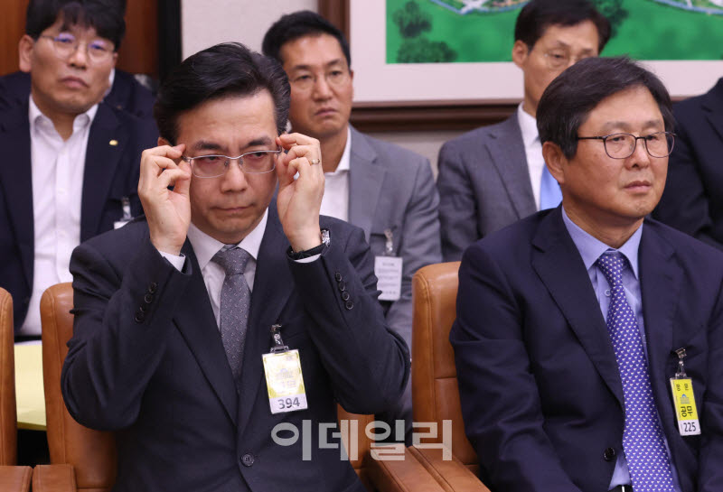 [포토]GTX-A 삼성역 철근 누락 현안질의 출석한 이한우-최동식