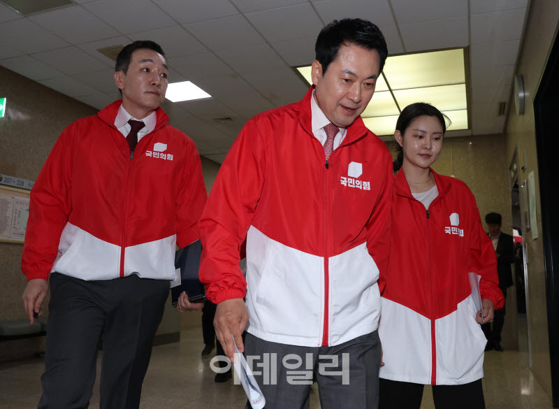 [포토]중앙선거대책위 참석하는 장동혁 대표