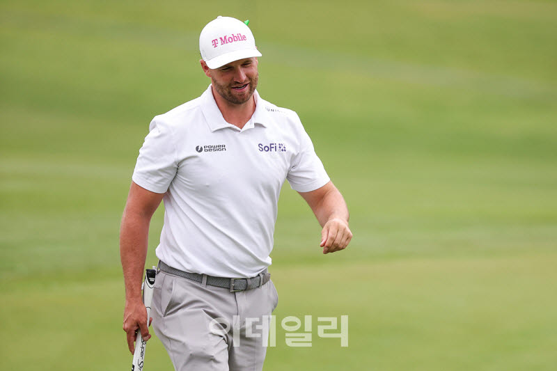 [포토]윈덤 클락,버디를 준비해요