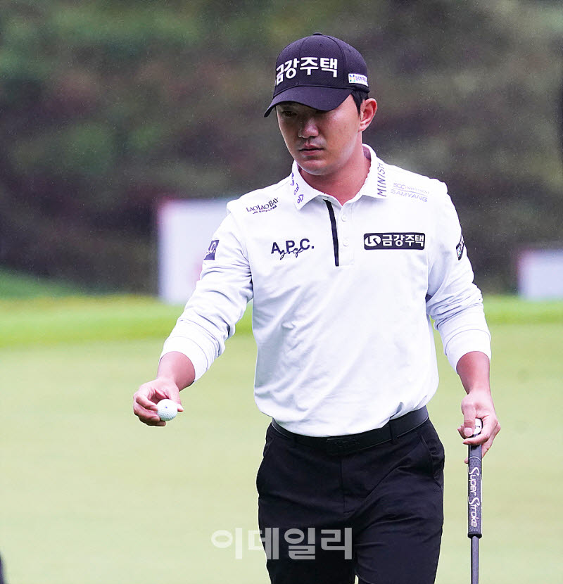 [포토] 옥태훈, 버디로 홀아웃