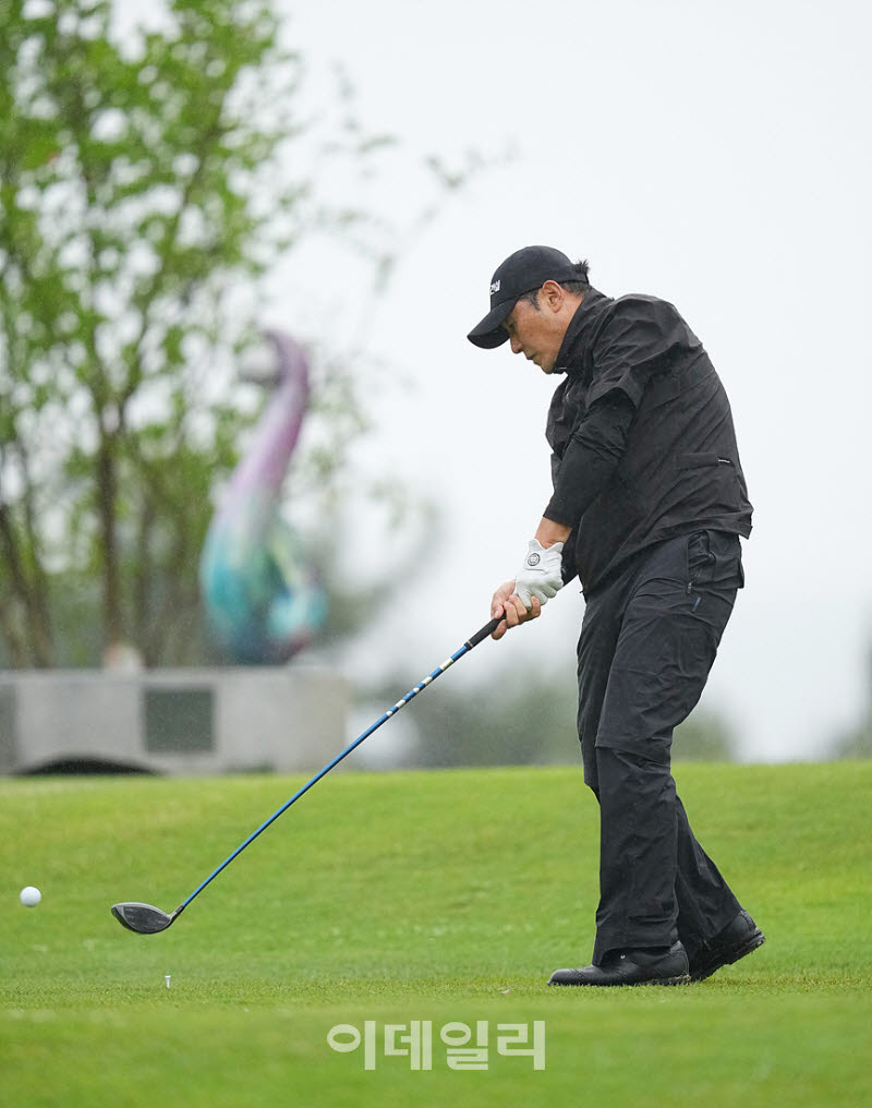 [포토]이상호,버디 노리는 임팩트