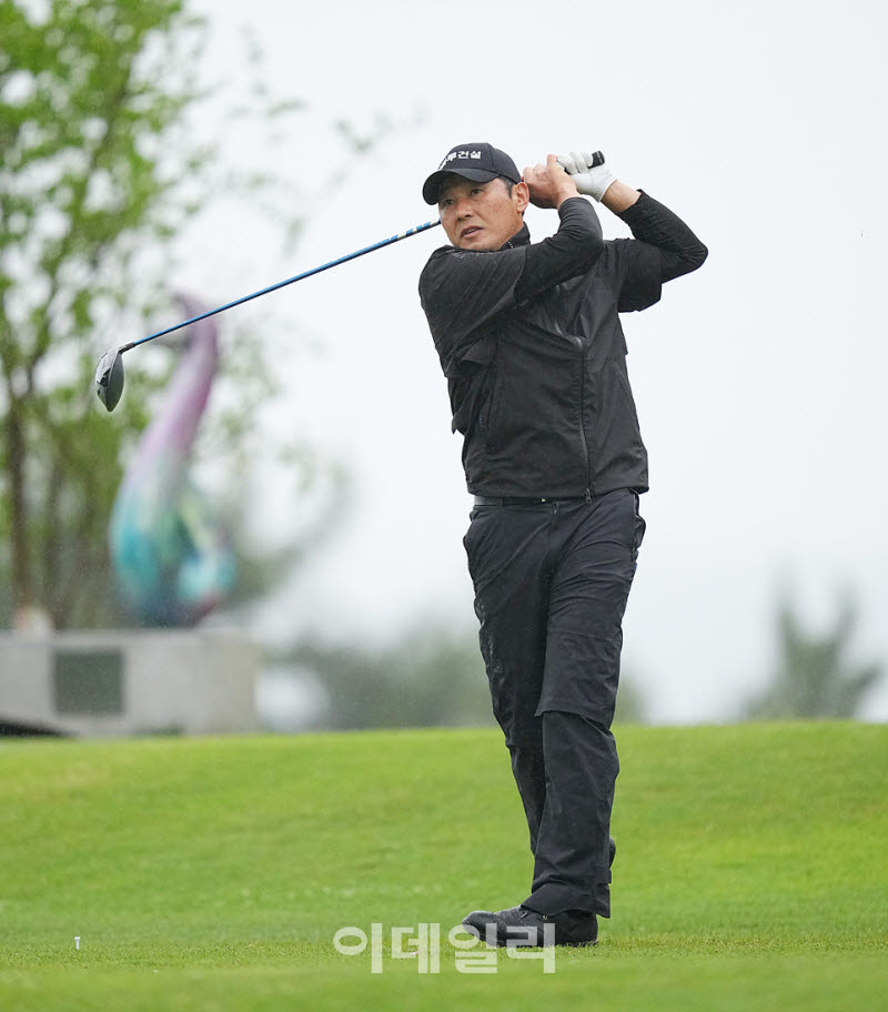 [포토]이상호,티샷은 페어웨이 중앙으로