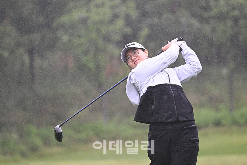 [포토] 정예은, 비도 막지 못하는 열정