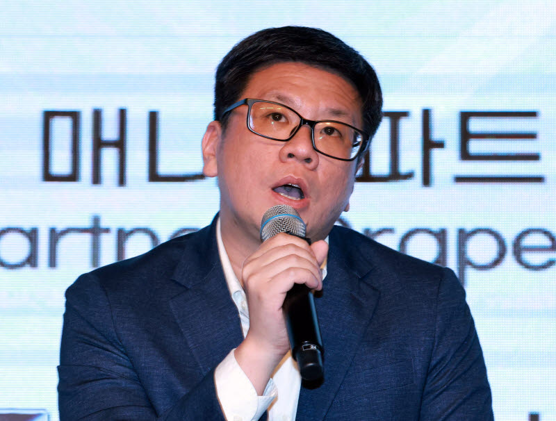 [포토]토론하는 레오 우 스타트업 아일랜드 타이완 시니어 부사장