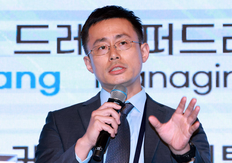 [포토]토론하는 정안우 세븐스타파트너스 대표