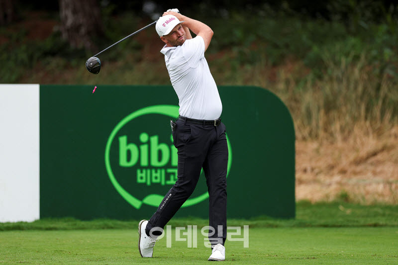 [포토]윈덤 클락,타수를 줄인다
