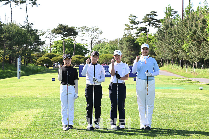 [포토] 김채원 박채주 최하연 문채은, 우리는 유소년조