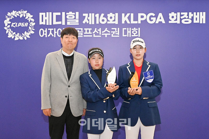 [포토] 문채은과 양하연, 엘엔피코스메틱 박태진 상무님과 함께