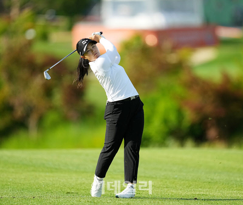 [포토]임희정,첫 버디를 향하여