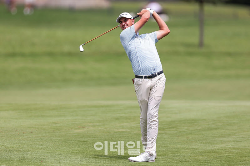 [포토]크리스 커크,강력한 아이언샷