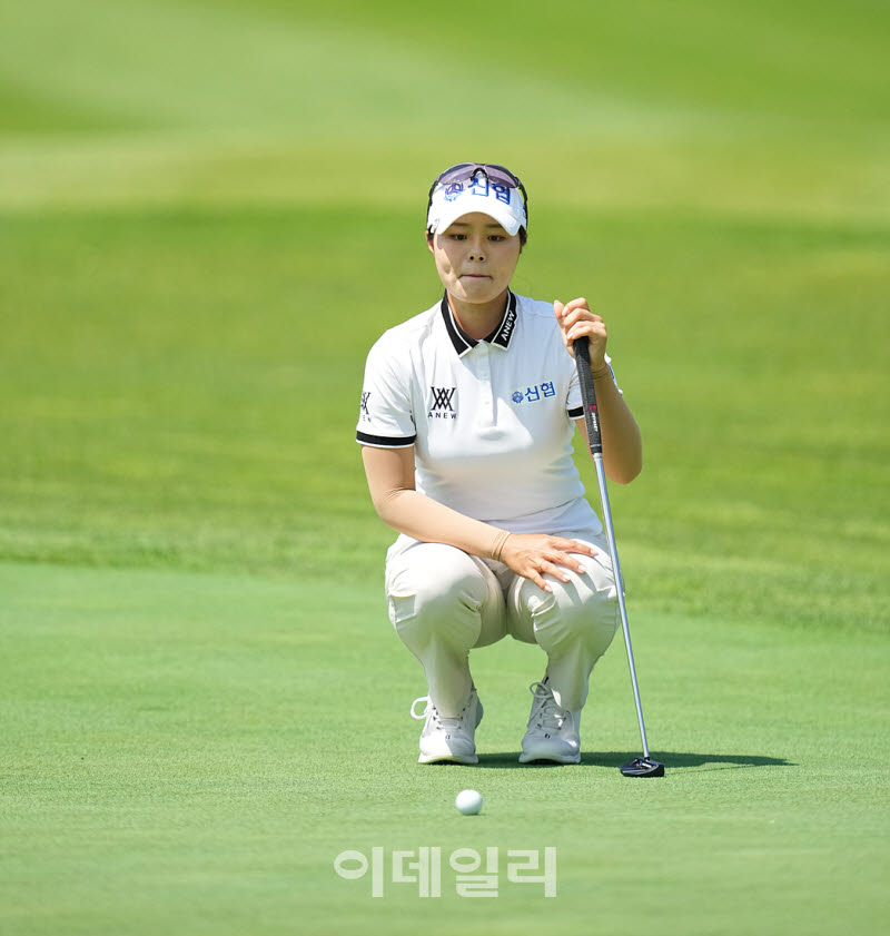 [포토]유지나,버디길을 찾는다