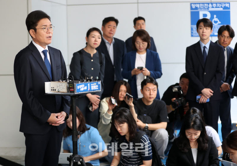 [포토] 사전투표 마친 정원오 서울시장 후보