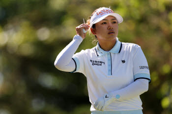 주수빈, 숍라이트 LPGA 5언더파로 공동 6위