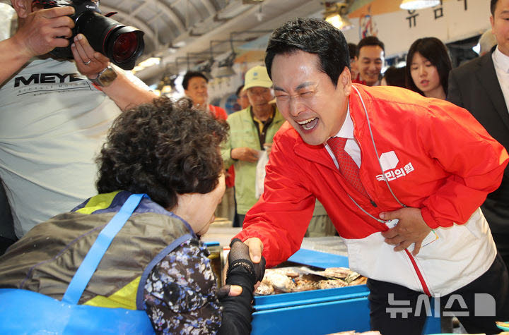 제주 간 장동혁 “민주당 심판하는 선거, 한 표 모으는 데 최선”