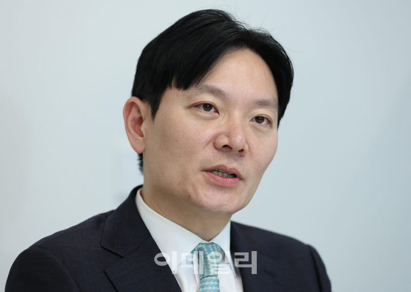 법무부 "박상용 검사, 비위 중대…징계의결 때까지 직무정지"