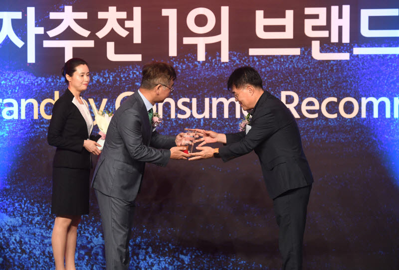 KT엠모바일, 소비자추천 1위 브랜드 대상 4년 연속 수상