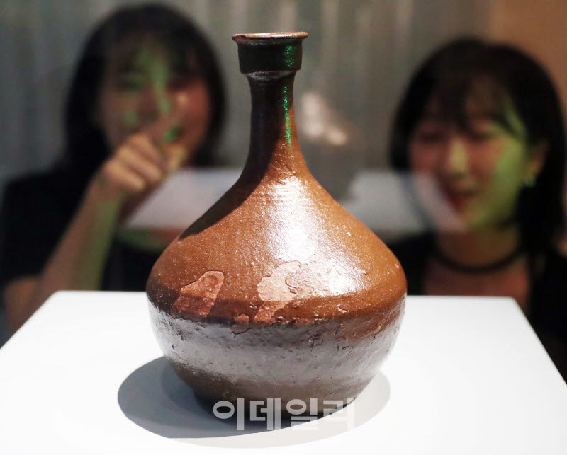 [포토] 한-프랑스 140주년 특별전-'옹기 주병'