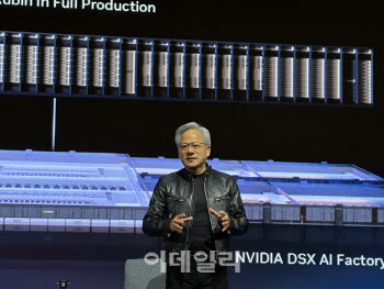젠슨 황 "AI 칩 여전히 공급 부족…HBM 공급망 총동원"
