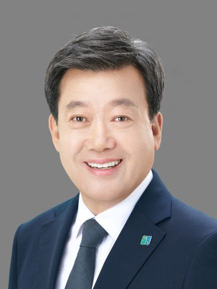 거대 양당 제치고 무소속 남한권 울릉군수 당선[6월 선거]