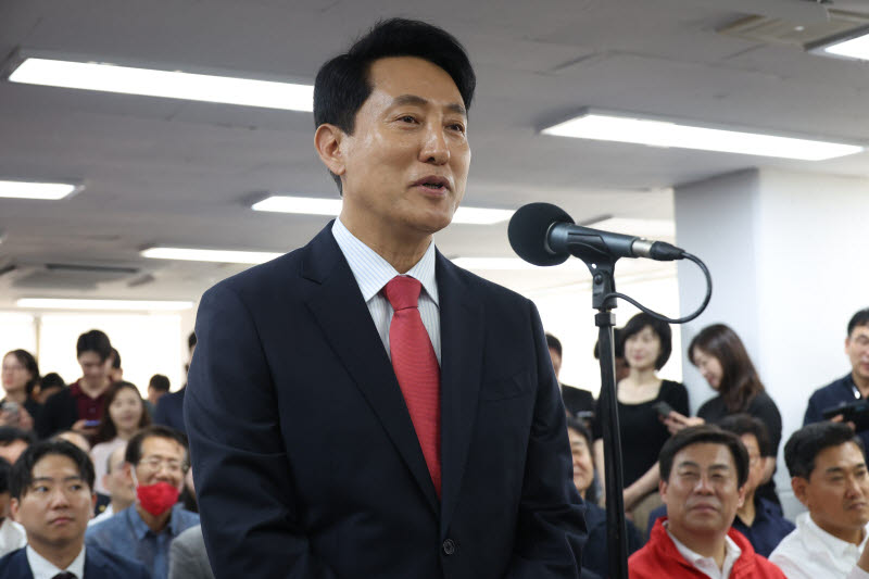 [포토]당선 소감 밝히는 '사상 첫 5선' 오세훈 서울시장 당선인