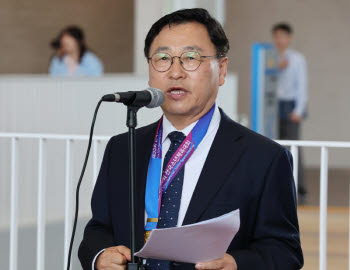 정근식 서울교육감 “오세훈 서울시장과 협력 강화”