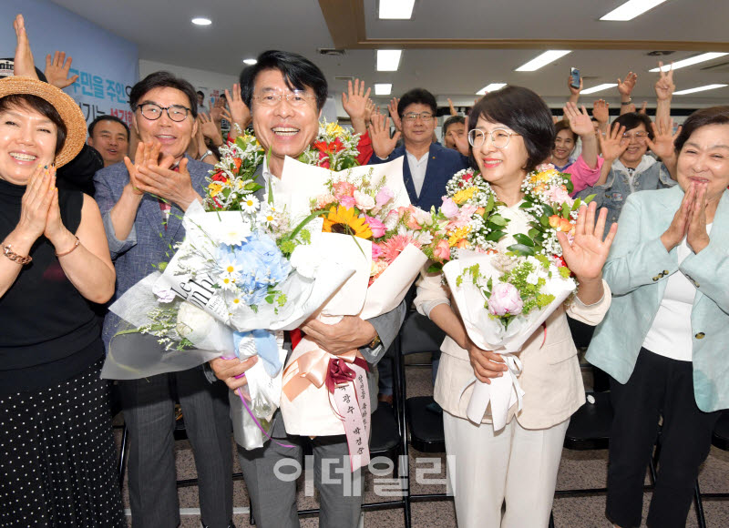 [포토] 서강석 송파구청장 재선 성공