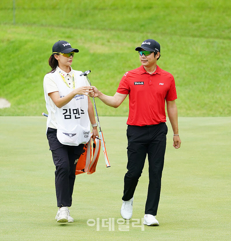 [포토] 김민수, 칭찬은 큰 힘
