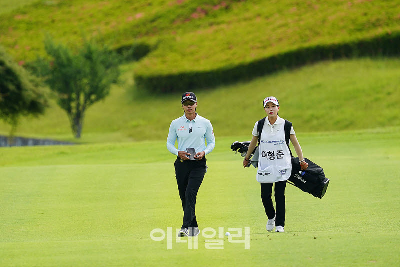 [포토] 이형준, 아내와의 동행