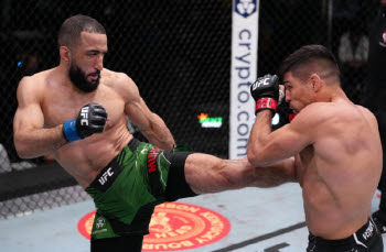 UFC 전 챔피언 무하마드, 아빠의 힘으로 재기 노린다…봉핌과 격돌