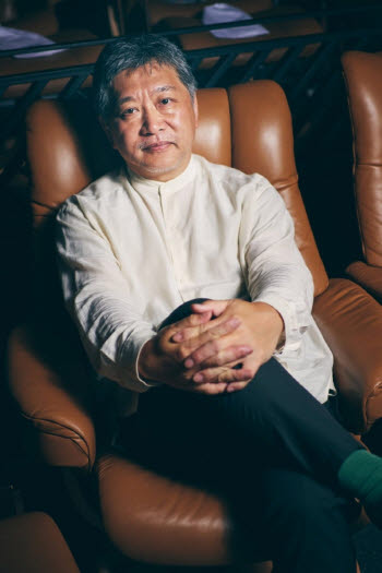 “죽은 사람은 누구의 것인가”… 고레에다가 던진 가장 인간적인 질문