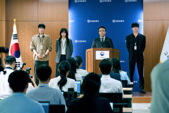 원작 논란? 뚜껑 열어보니…이 시대에 필요한 '참교육'[김가영의 View]
